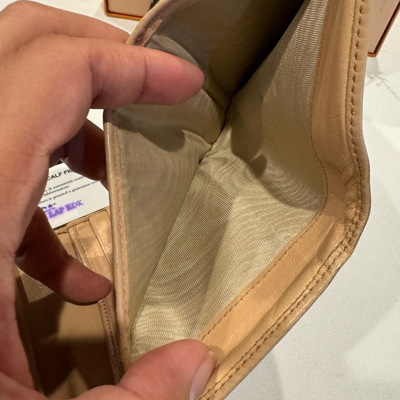 Authentic Prada small soft leather wallet with authenticity card and box - Picture 7 of 15